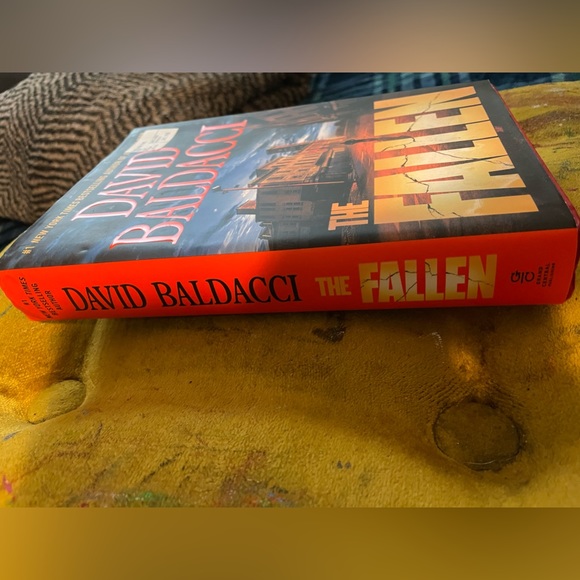 David Baldacci - The Fallen Hardcover - Picture 4 of 5